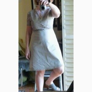 Classic Elegant Elie Tahari Tan Stretch Cotton Fitted Dress Lace overlay sz 6